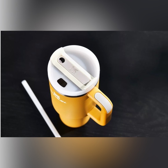 Stanley 40oz Travel Quencher cup - Yarrow NWT - Picture 12 of 13